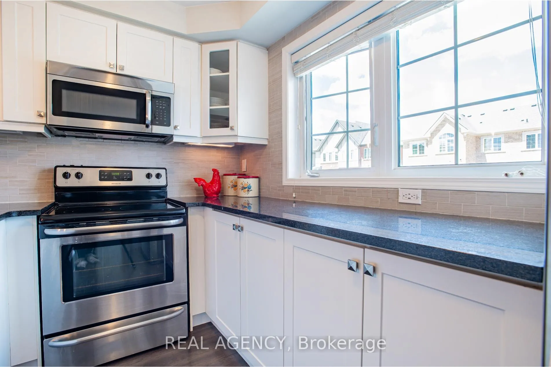 Photo 10 of 284 Jemima Drive, Oakville, Glenorchy — HOMEH