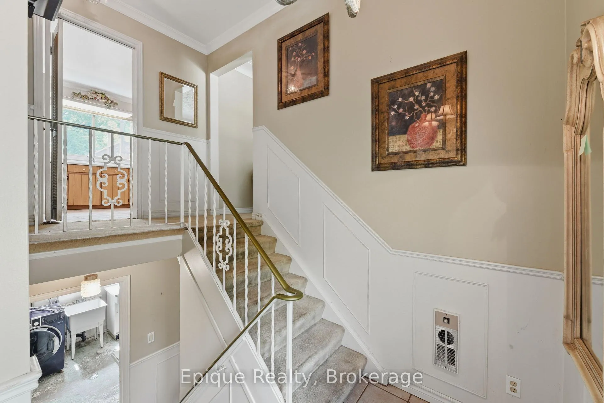 Photo 4 of 50 Combermere Crescent, Waterloo, Beechwood — HOMEH