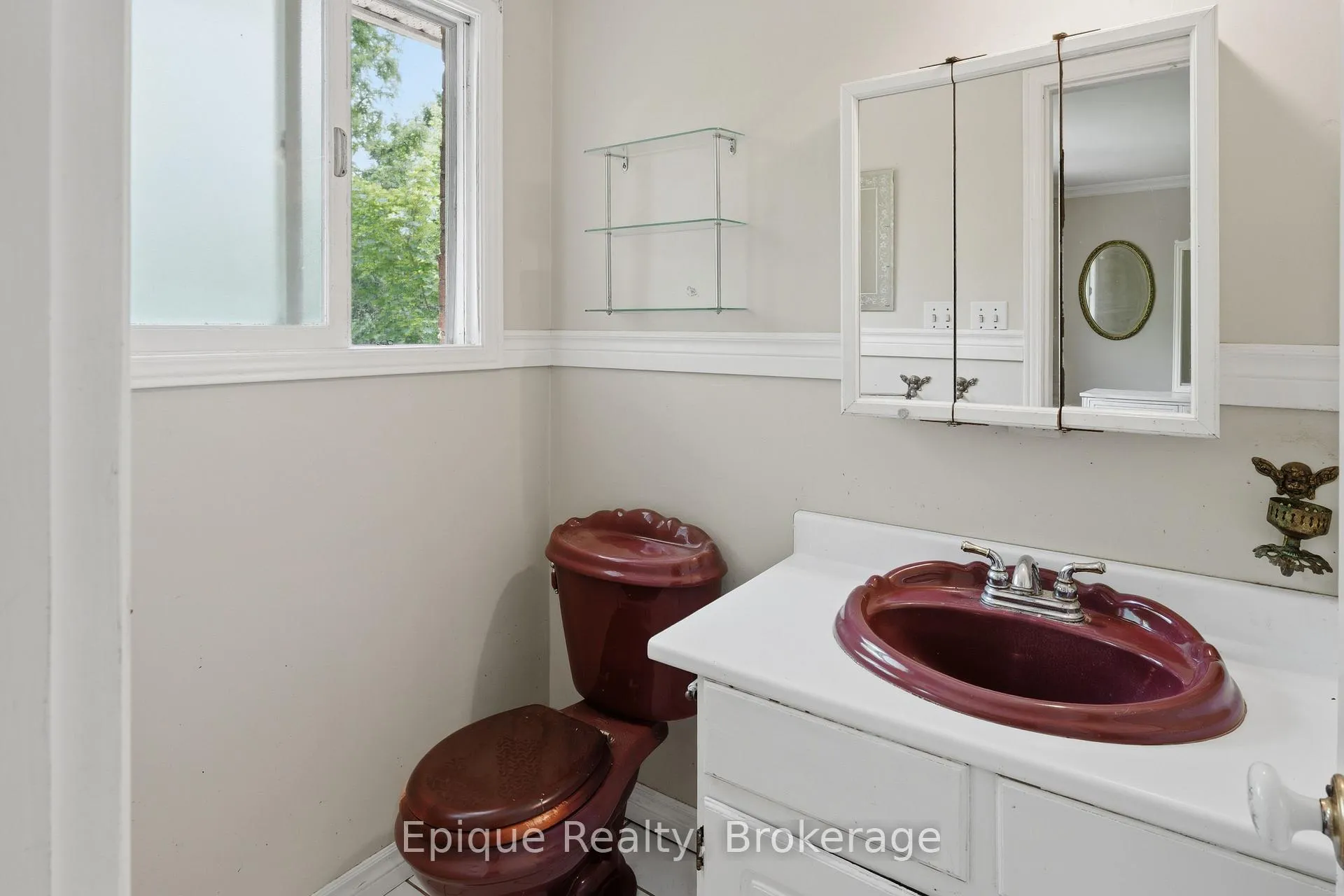 Photo 14 of 50 Combermere Crescent, Waterloo, Beechwood — HOMEH
