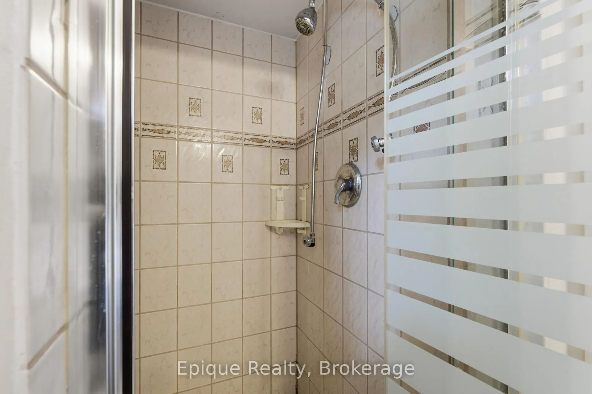 Photo 28 of 50 Combermere Crescent, Waterloo, Beechwood — HOMEH
