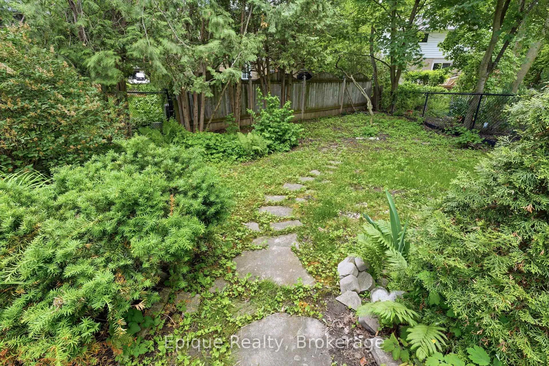 Photo 33 of 50 Combermere Crescent, Waterloo, Beechwood — HOMEH