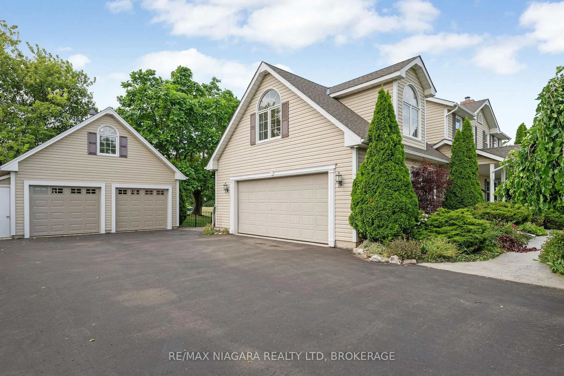 Photo 8 of 2231 Seventh Street, St. Catharines, Rural Fourth — HOMEH