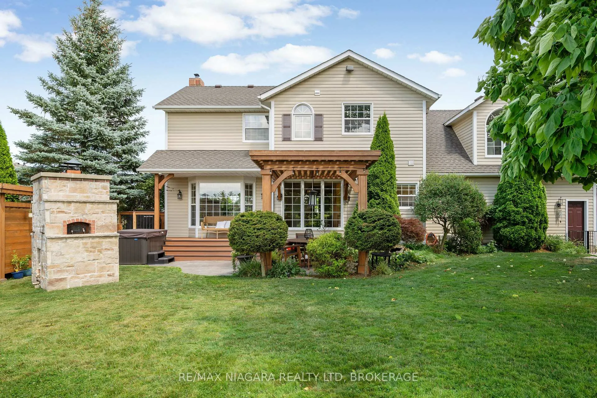 Photo 9 of 2231 Seventh Street, St. Catharines, Rural Fourth — HOMEH