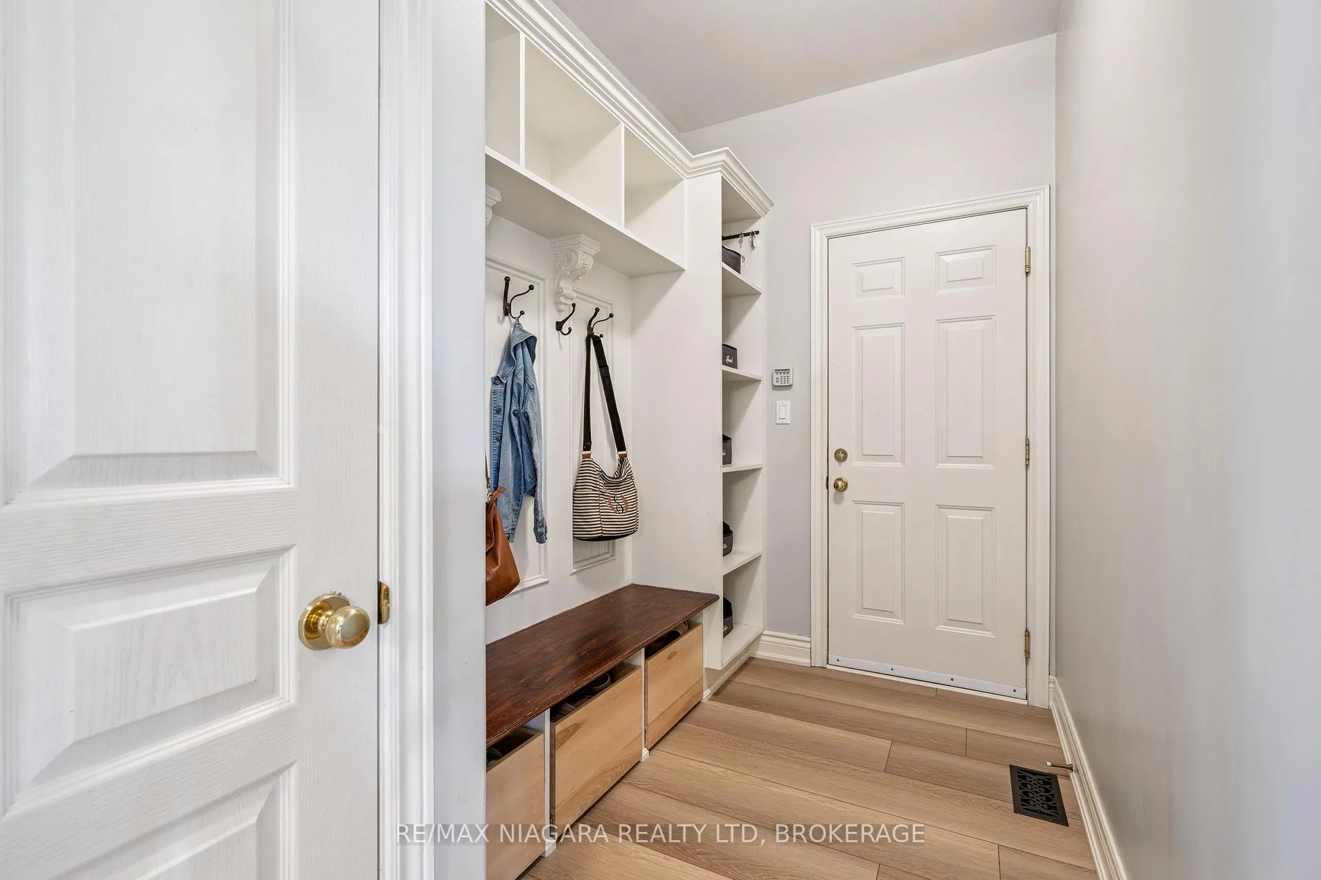 Photo 16 of 2231 Seventh Street, St. Catharines, Rural Fourth — HOMEH