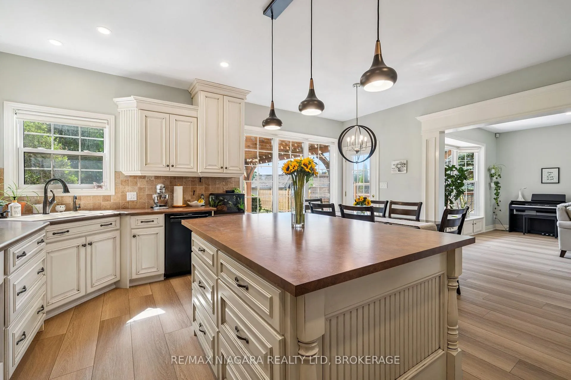 Photo 23 of 2231 Seventh Street, St. Catharines, Rural Fourth — HOMEH