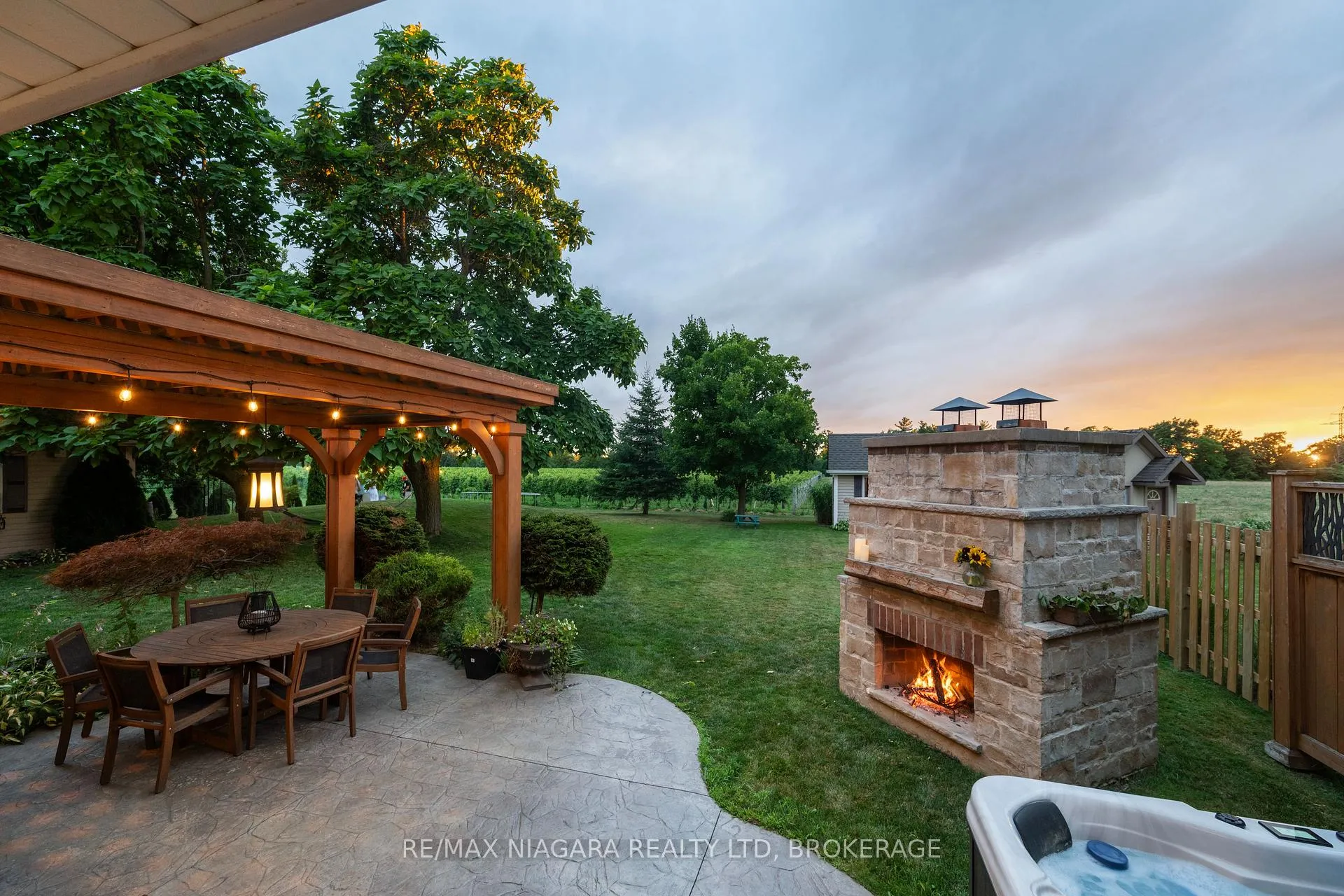 Photo 43 of 2231 Seventh Street, St. Catharines, Rural Fourth — HOMEH