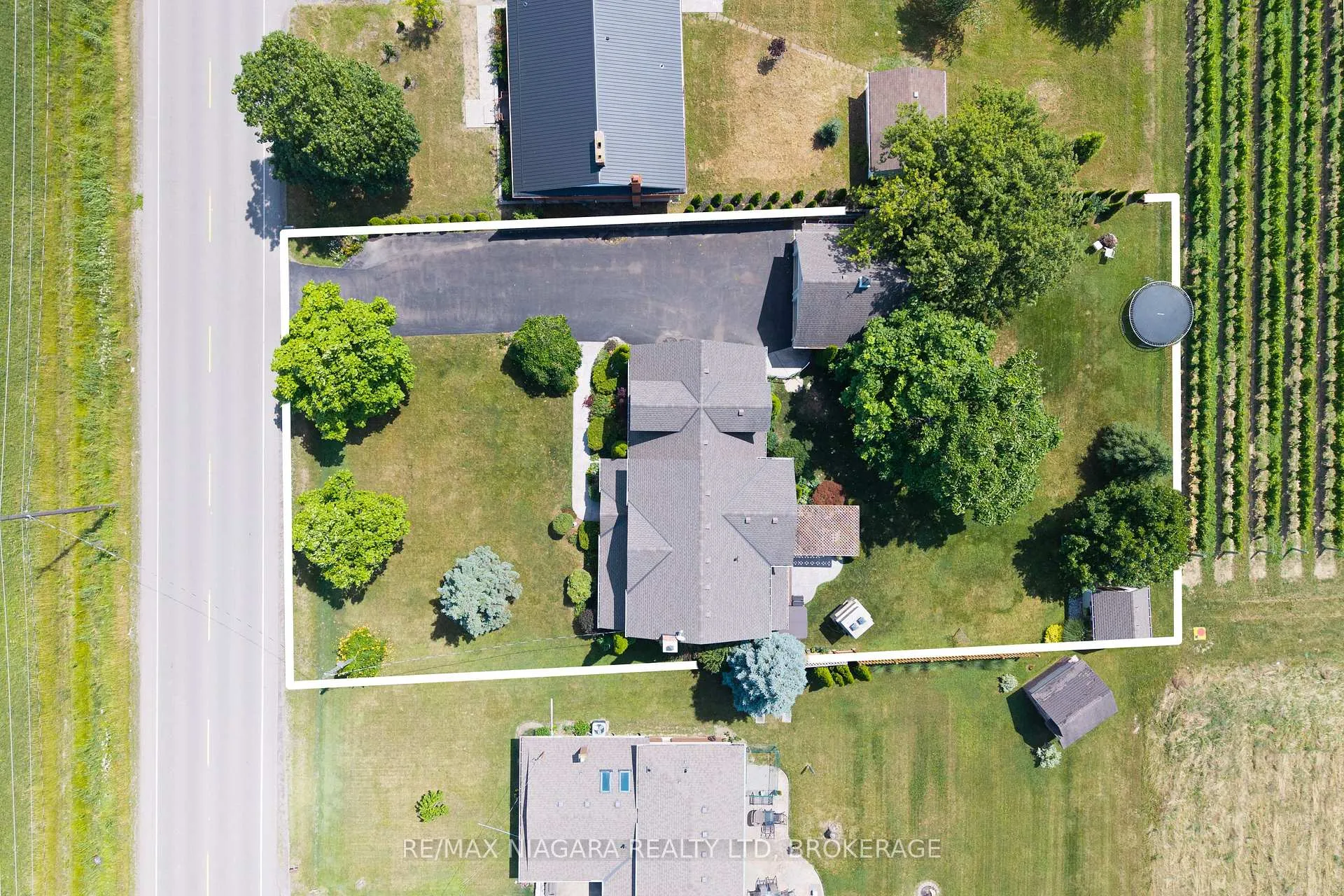 Photo 45 of 2231 Seventh Street, St. Catharines, Rural Fourth — HOMEH