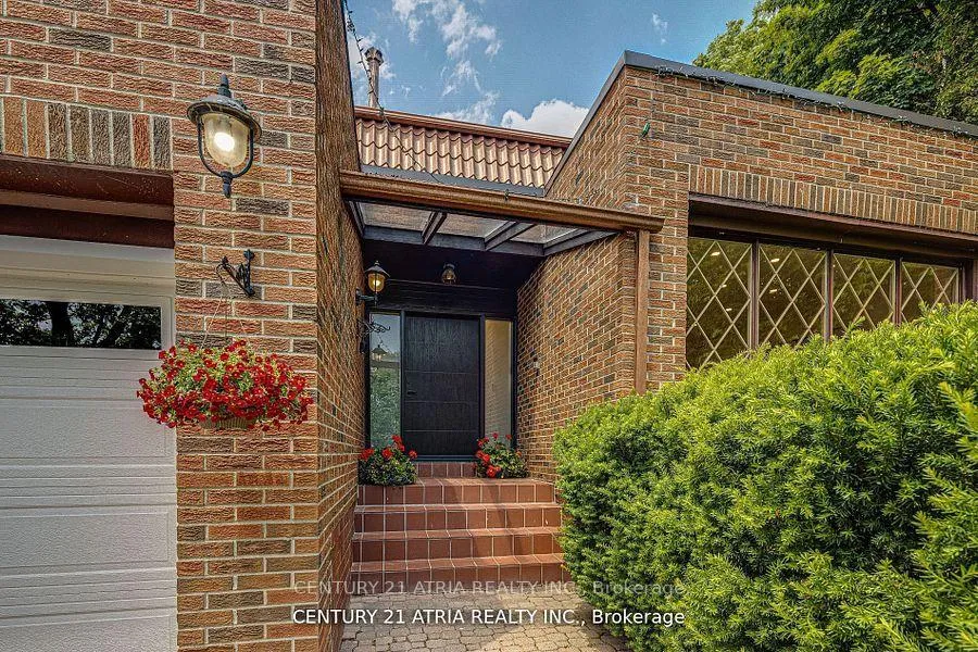 Photo 2 of 18 Hester Court, Markham, Royal Orchard — HOMEH