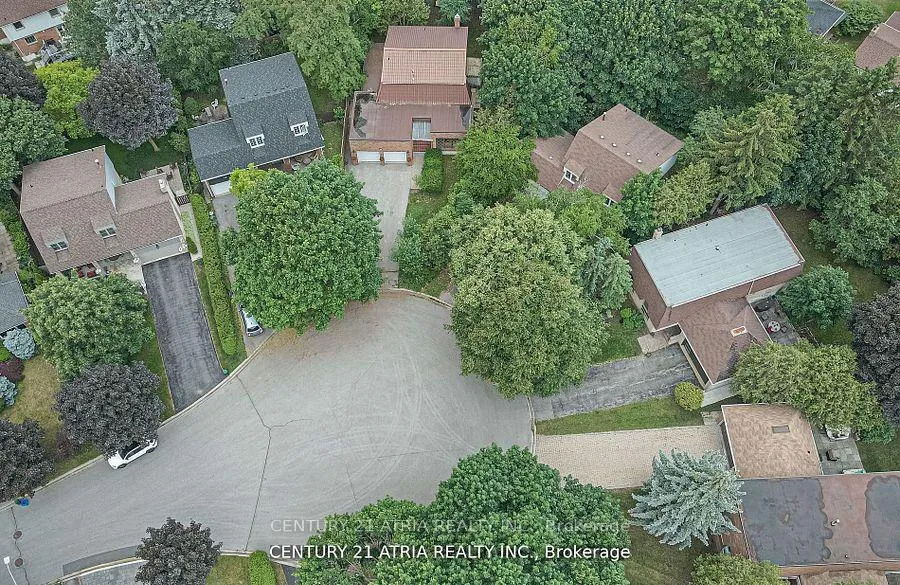 Photo 3 of 18 Hester Court, Markham, Royal Orchard — HOMEH