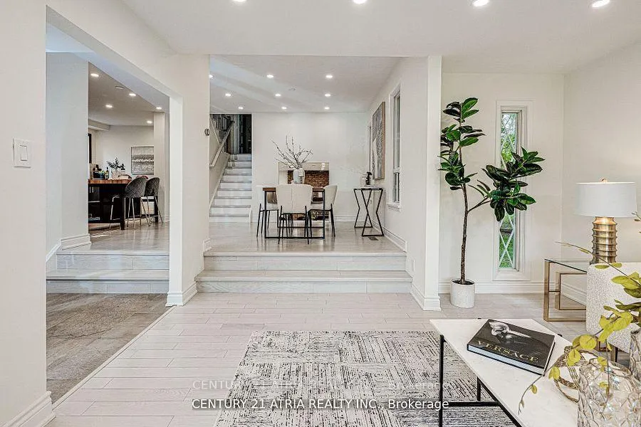 Photo 5 of 18 Hester Court, Markham, Royal Orchard — HOMEH