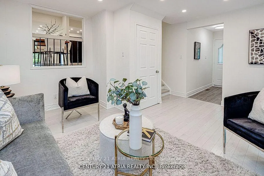 Photo 10 of 18 Hester Court, Markham, Royal Orchard — HOMEH