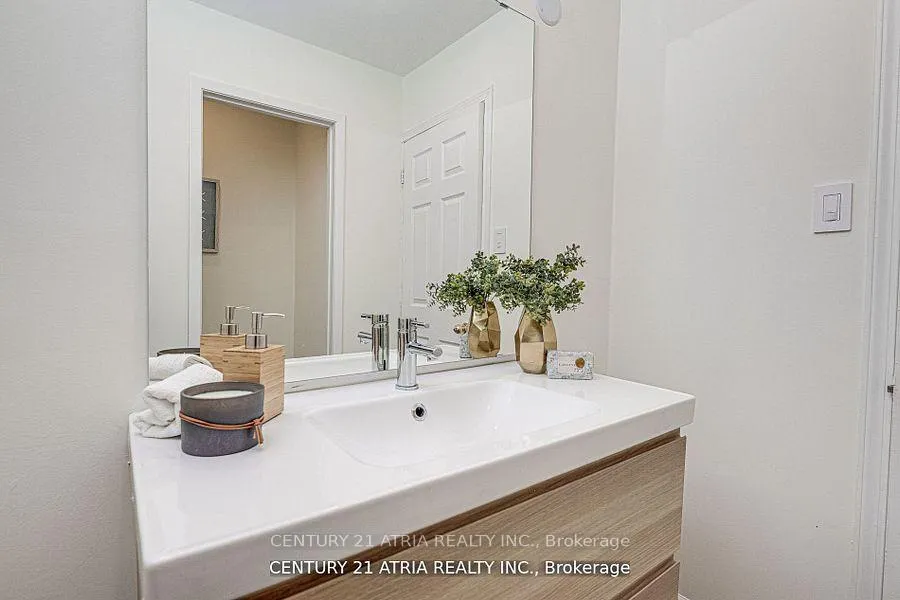 Photo 12 of 18 Hester Court, Markham, Royal Orchard — HOMEH