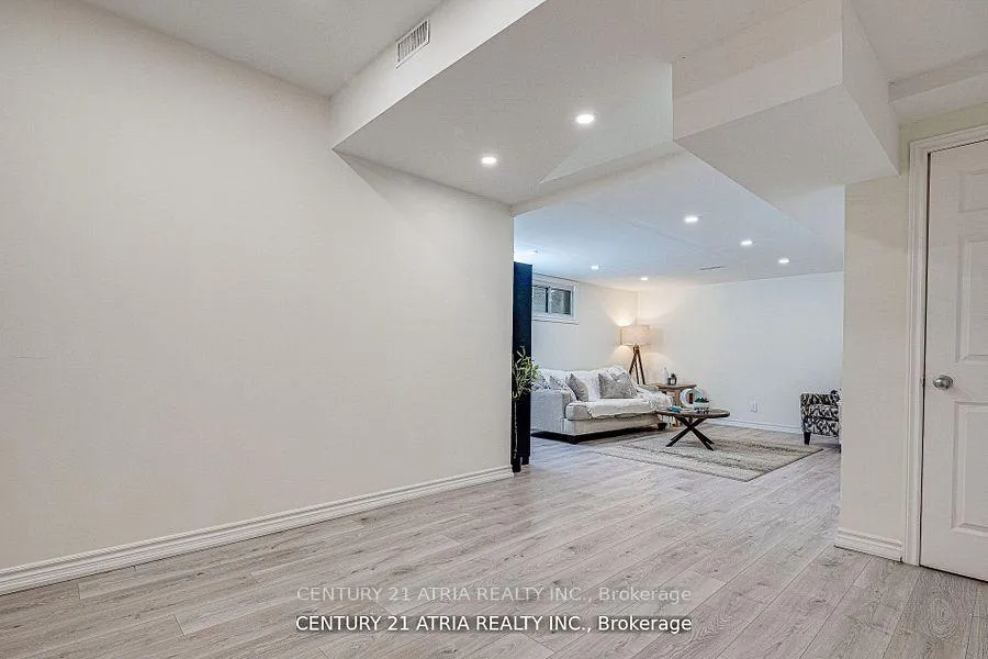 Photo 21 of 18 Hester Court, Markham, Royal Orchard — HOMEH