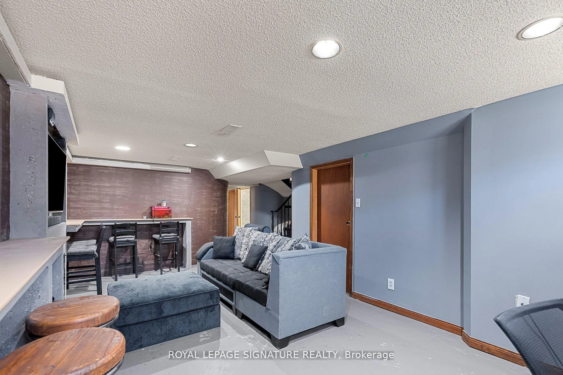 Photo 11 of 63 Lowell Avenue E, St. Catharines, Haig — HOMEH