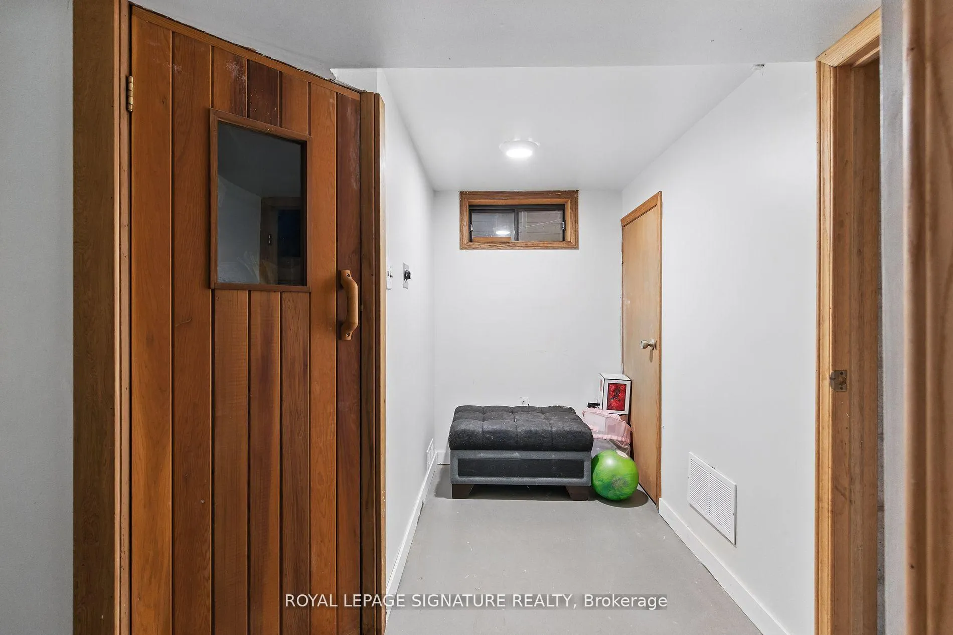 Photo 13 of 63 Lowell Avenue E, St. Catharines, Haig — HOMEH