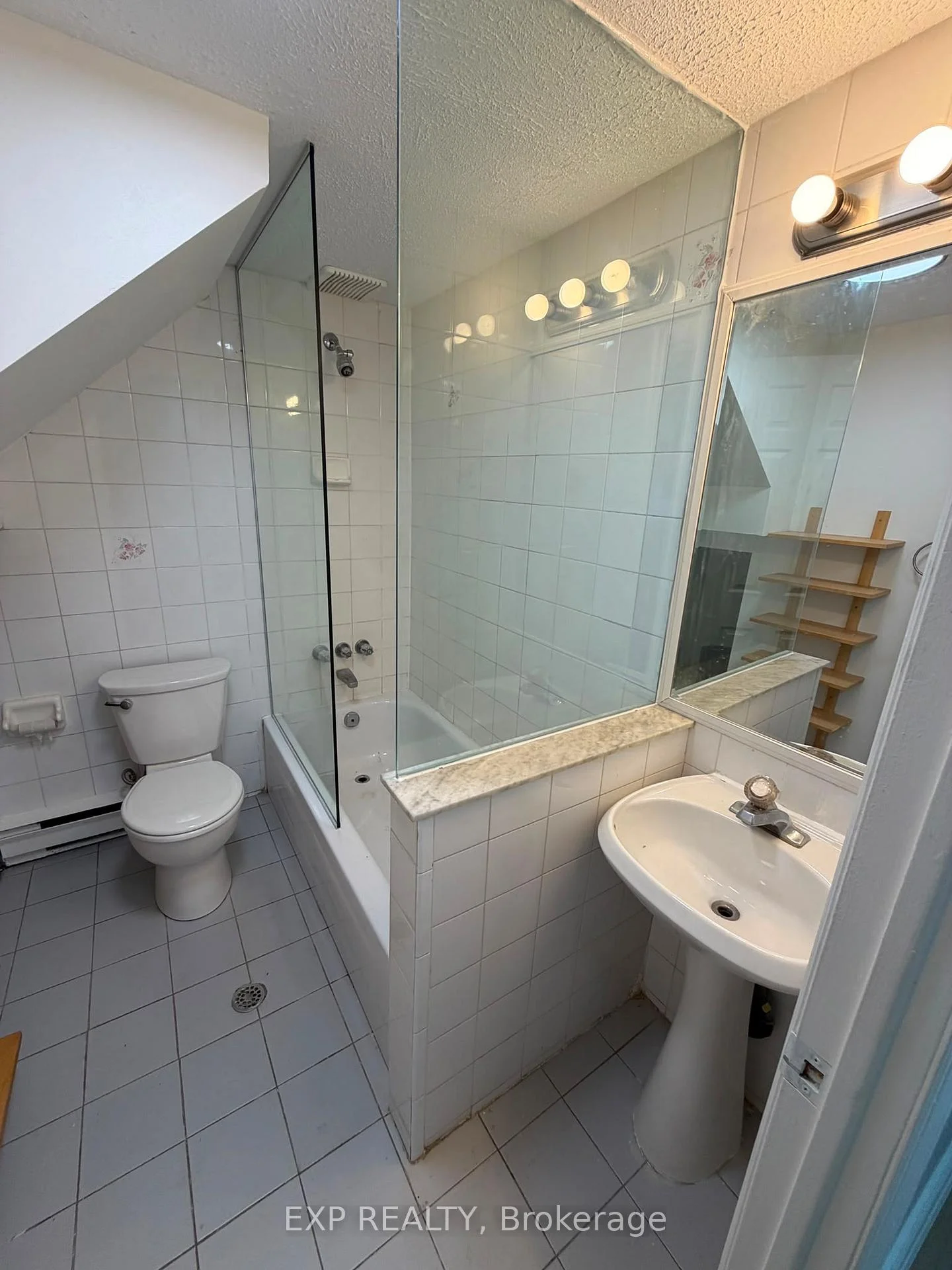 Photo 18 of Unit 3, 677 Durie Street, Toronto, Runnymede-Bloor West Village — HOMEH