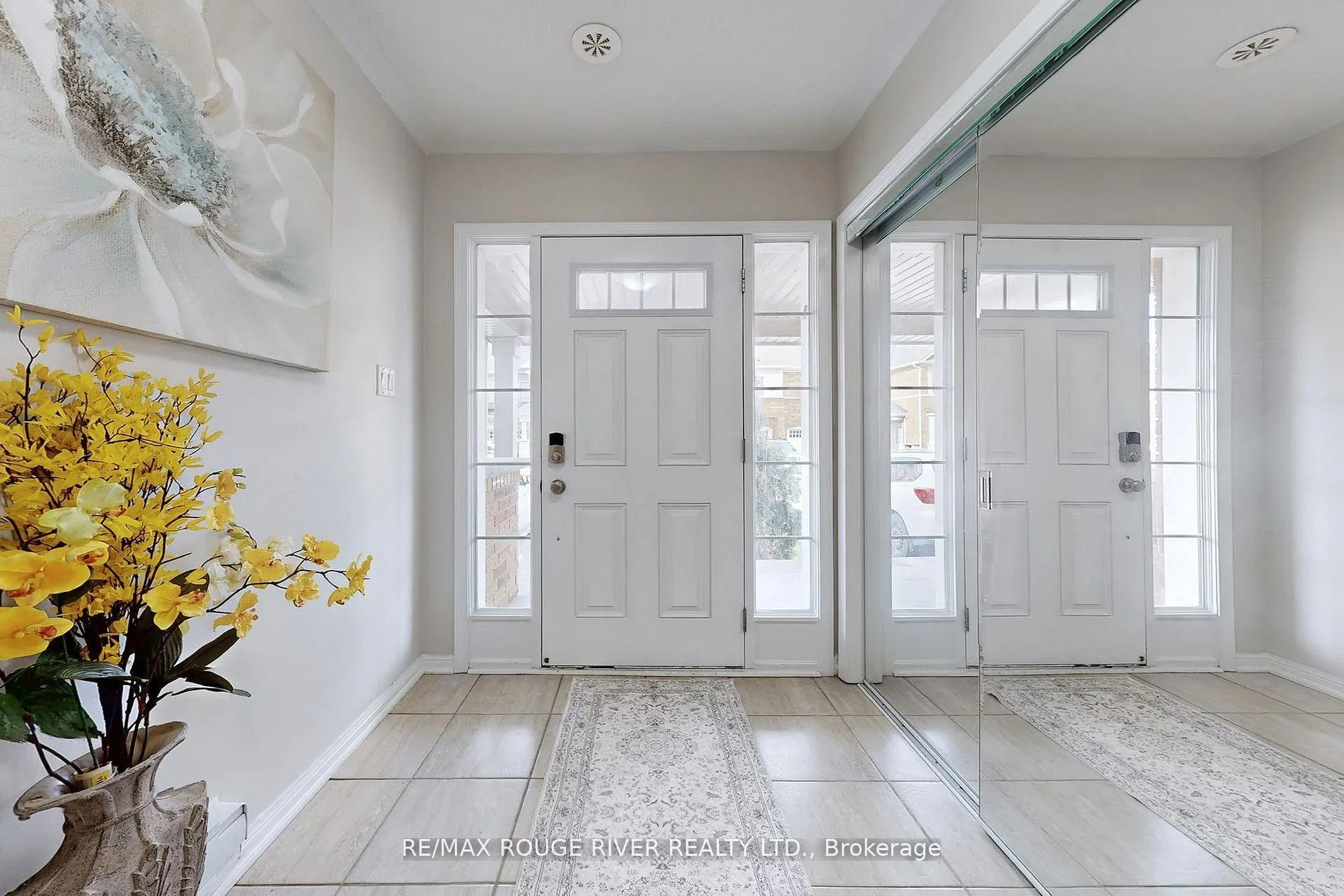 Photo 2 of 90 Suitor Court, Milton, Willmott — HOMEH