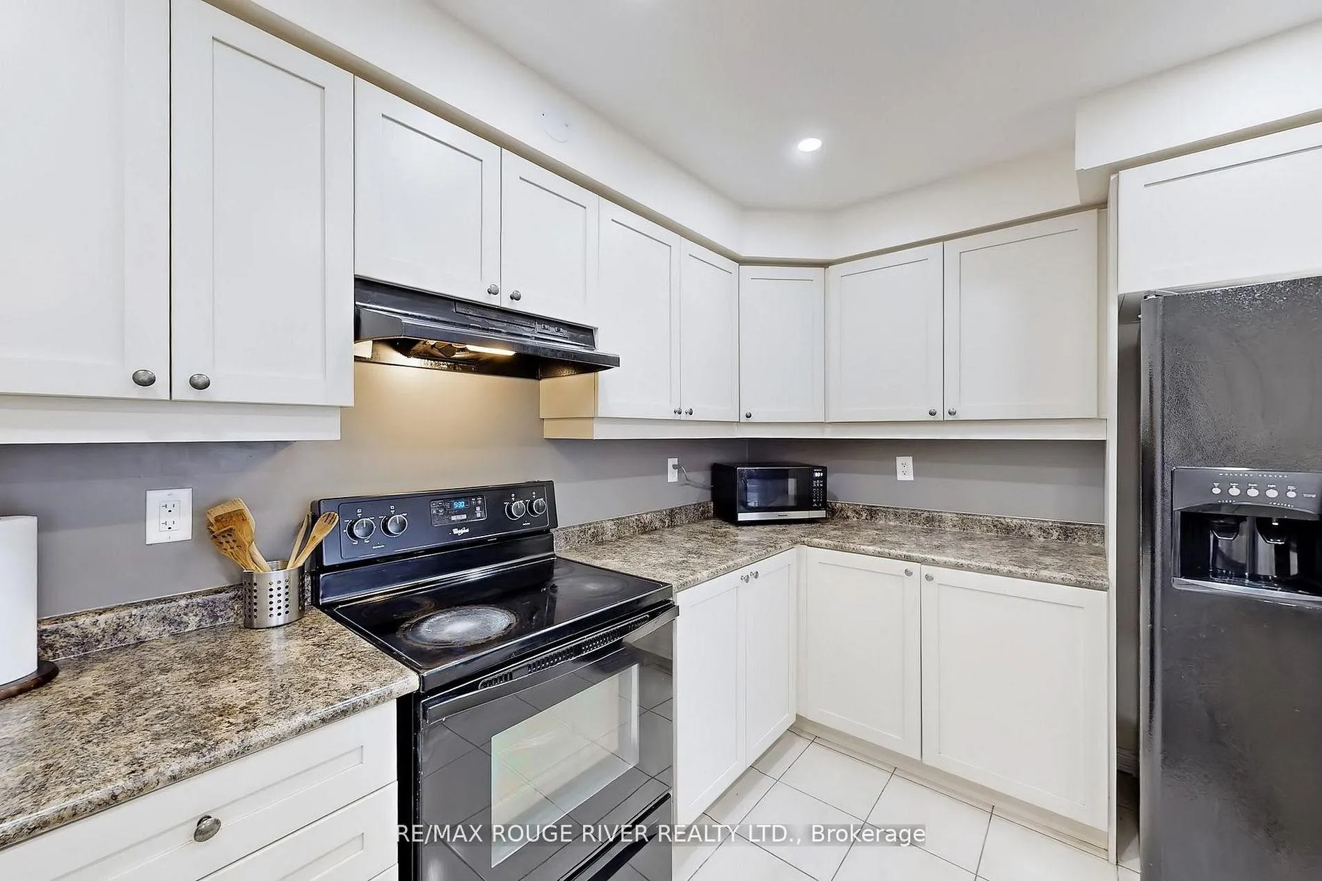 Photo 8 of 90 Suitor Court, Milton, Willmott — HOMEH