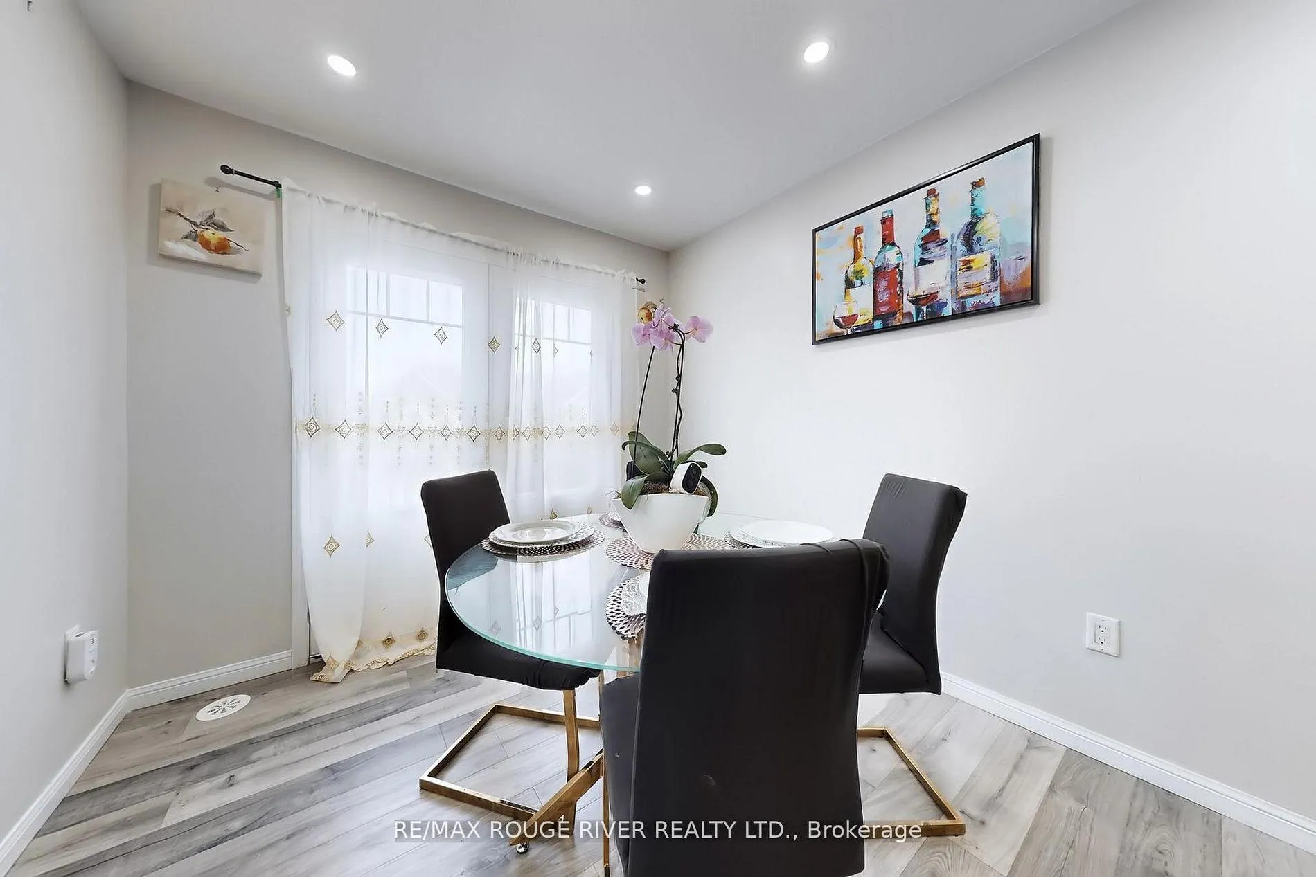Photo 12 of 90 Suitor Court, Milton, Willmott — HOMEH