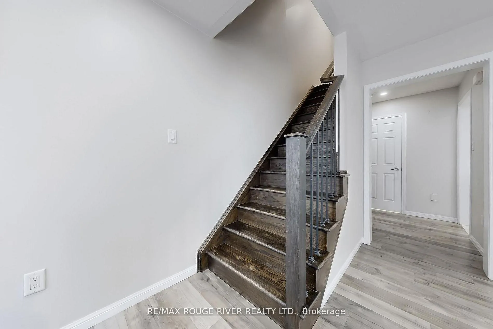 Photo 13 of 90 Suitor Court, Milton, Willmott — HOMEH