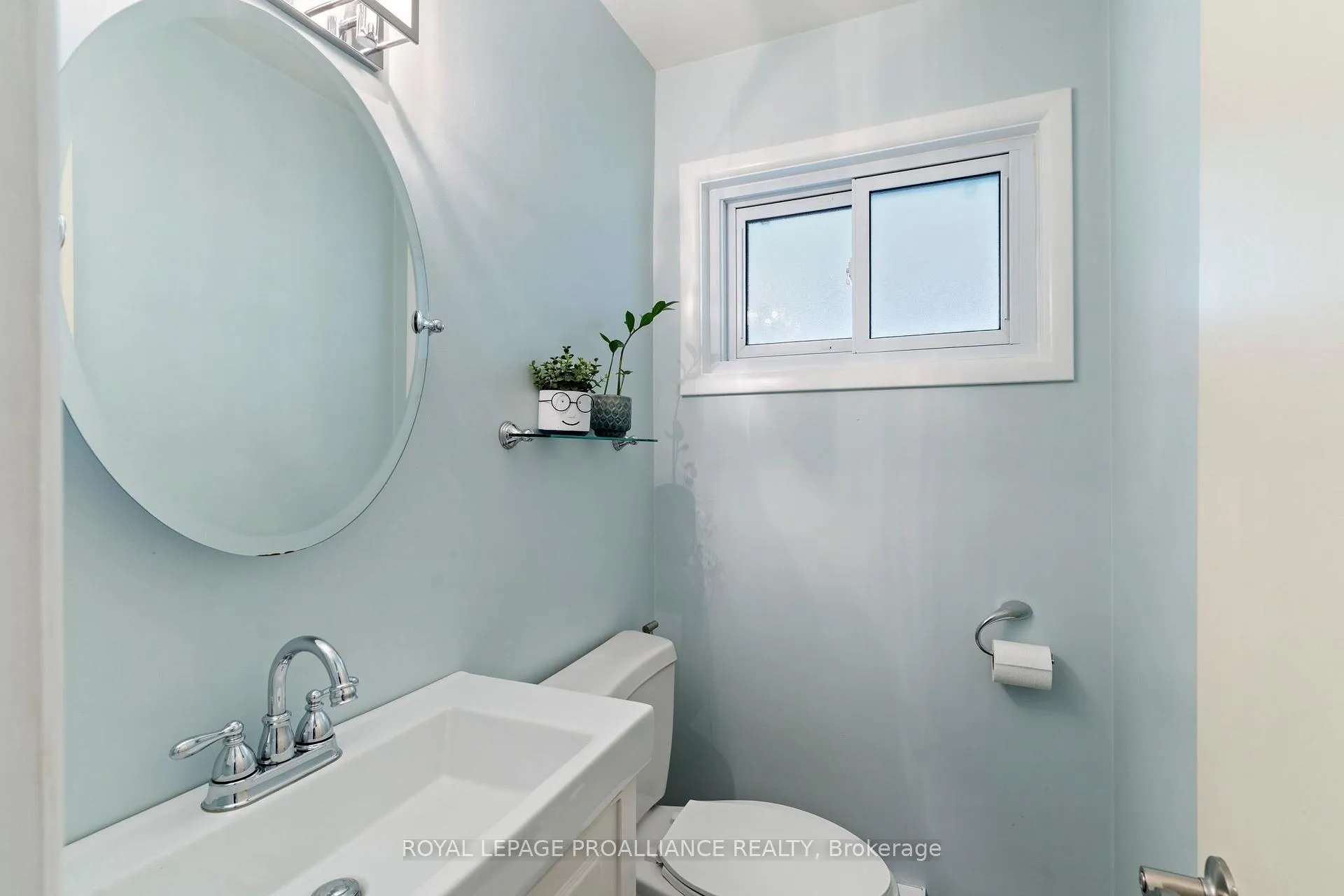 Photo 4 of 23 Stanley Crescent, Brockville, Brockville — HOMEH