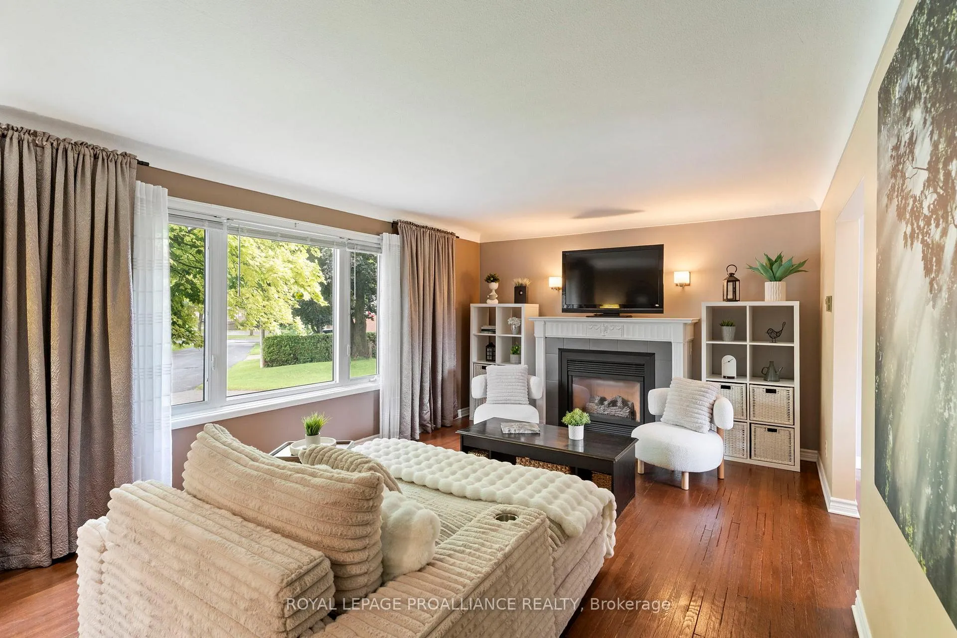 Photo 6 of 23 Stanley Crescent, Brockville, Brockville — HOMEH