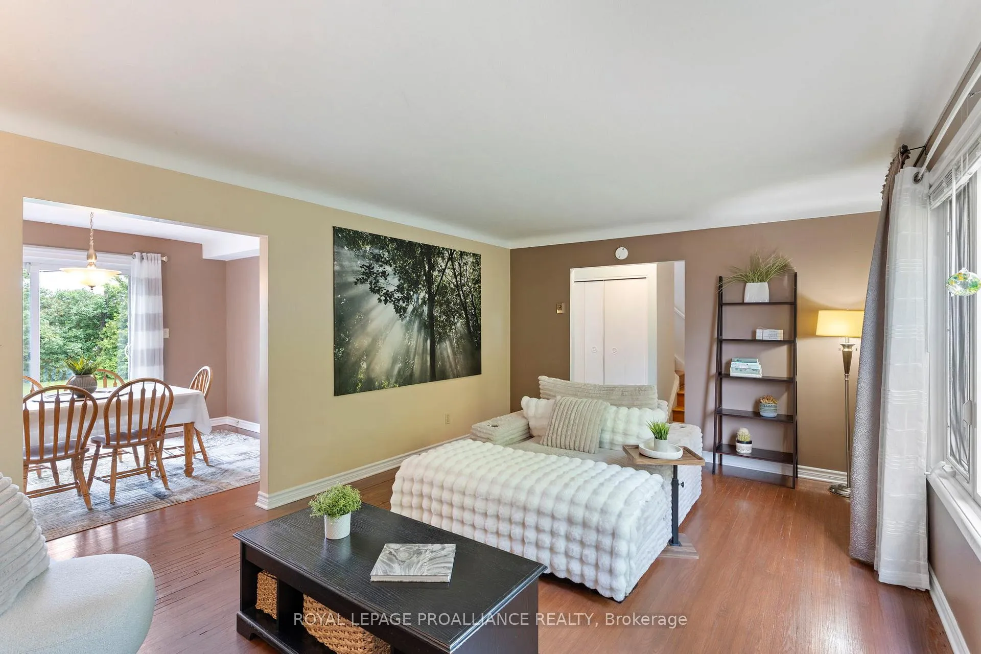 Photo 9 of 23 Stanley Crescent, Brockville, Brockville — HOMEH