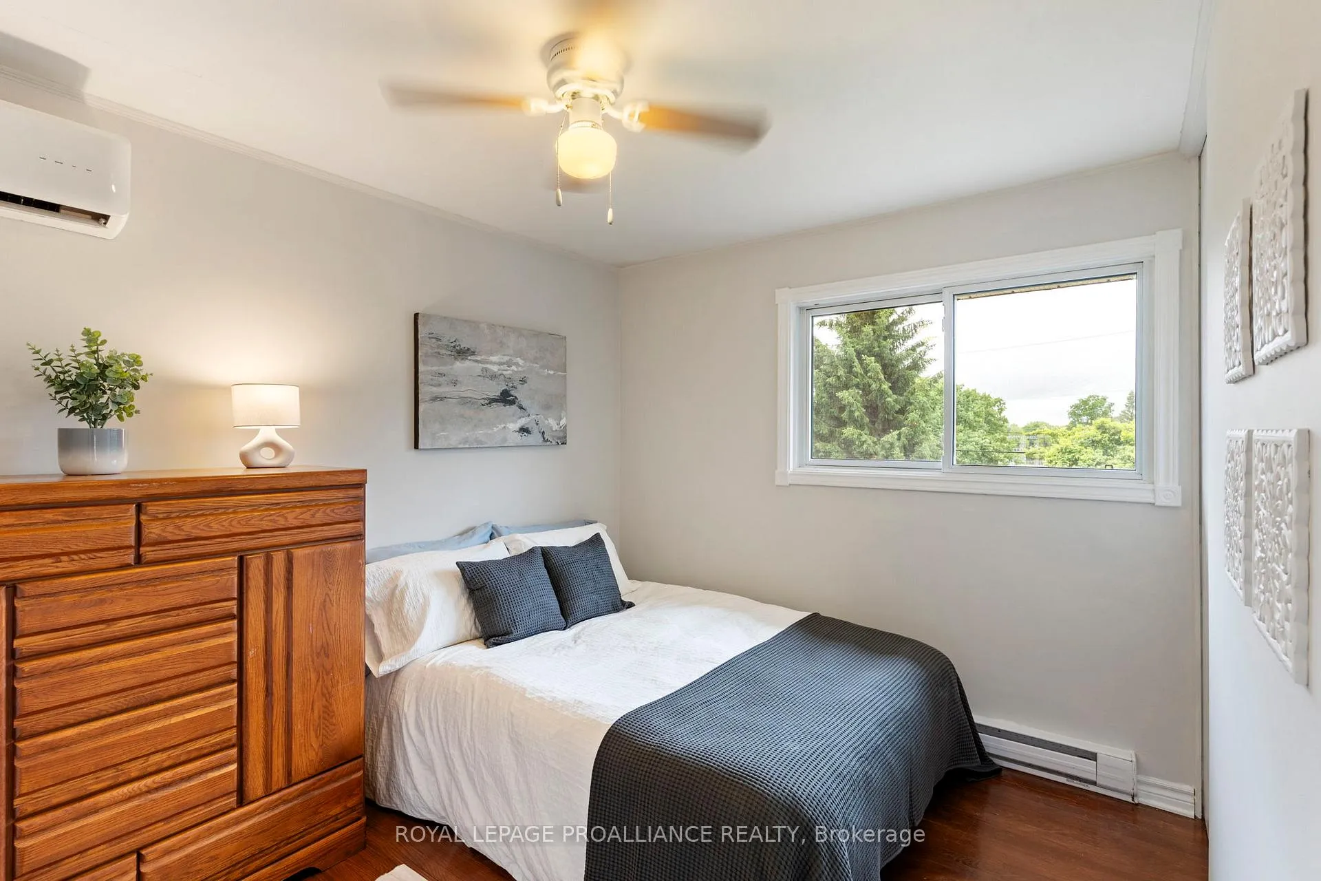 Photo 25 of 23 Stanley Crescent, Brockville, Brockville — HOMEH