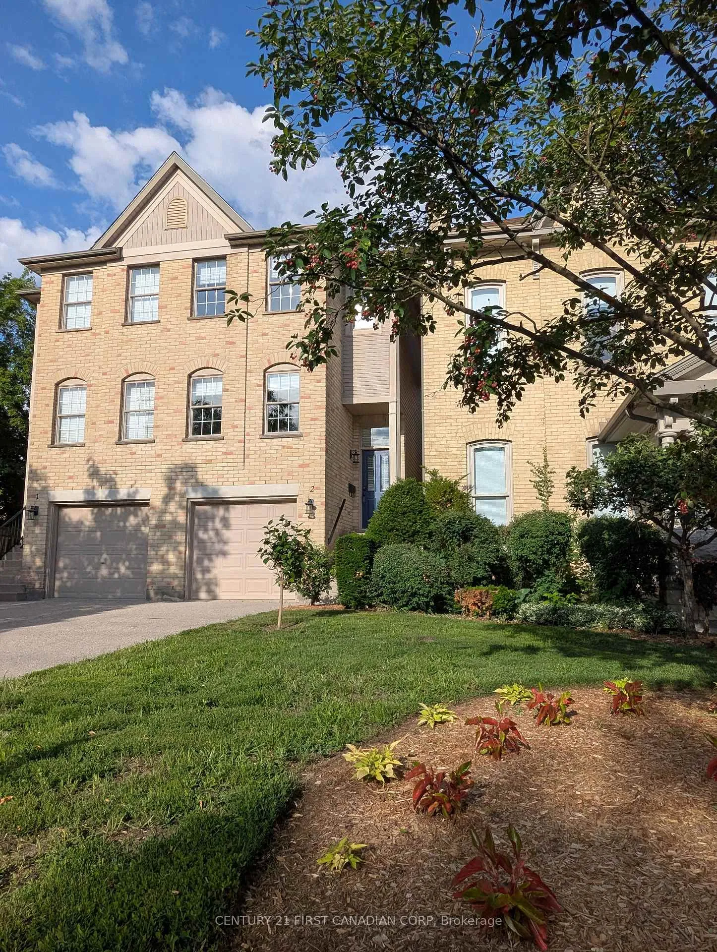 Front of Unit 2, 609 Colborne Street