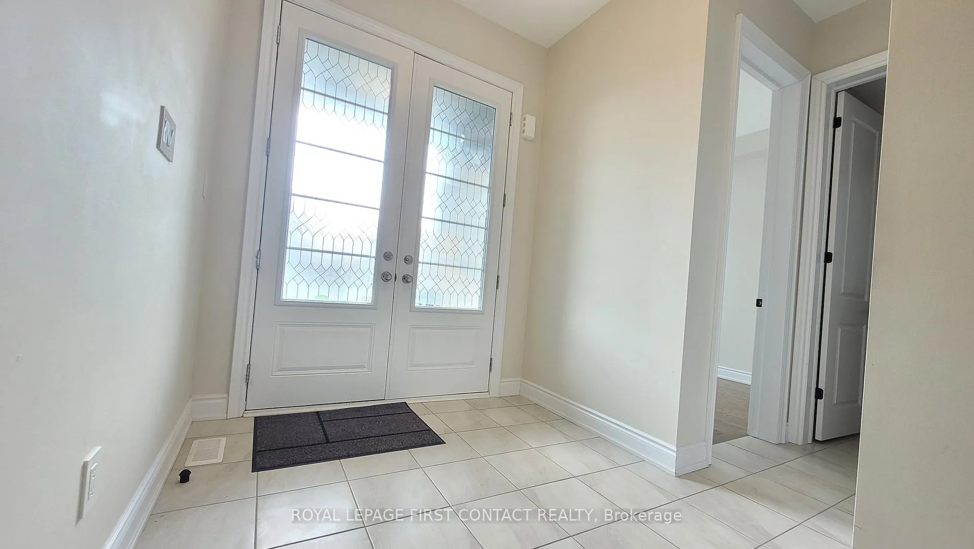 Photo 4 of 113 Bearberry Road, Springwater, Midhurst — HOMEH