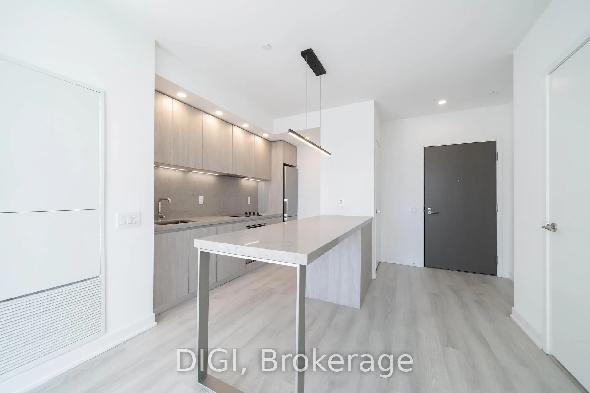 Photo 4 of Unit 711, 57 Spadina Avenue, Toronto, Waterfront Communities — HOMEH