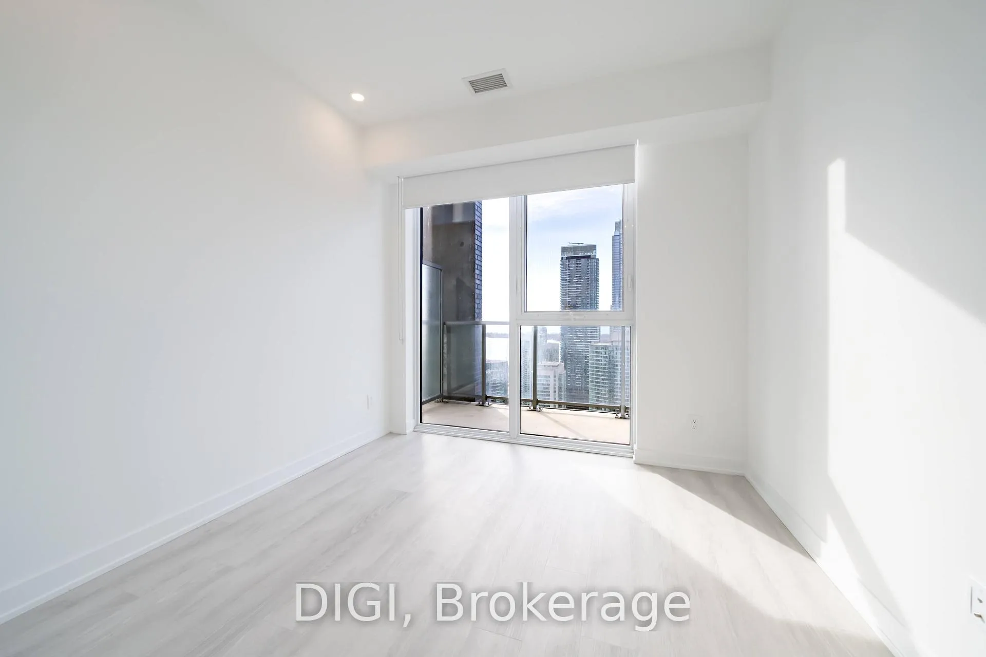 Photo 13 of Unit 711, 57 Spadina Avenue, Toronto, Waterfront Communities — HOMEH