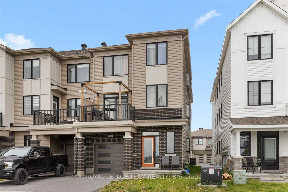 Photo 2 of 209 Hibernian Walk, Ottawa, Kanata - Emerald Meadows/Trailwest — HOMEH