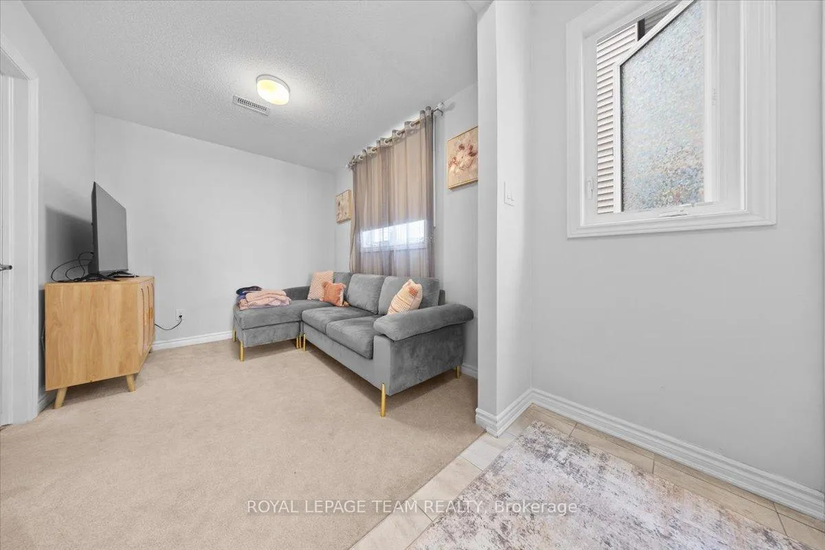 Photo 5 of 209 Hibernian Walk, Ottawa, Kanata - Emerald Meadows/Trailwest — HOMEH