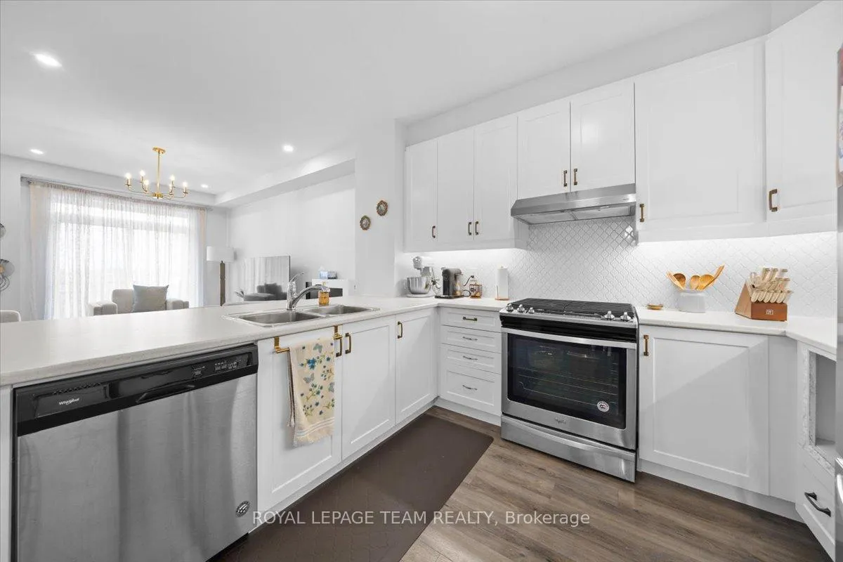 Photo 9 of 209 Hibernian Walk, Ottawa, Kanata - Emerald Meadows/Trailwest — HOMEH