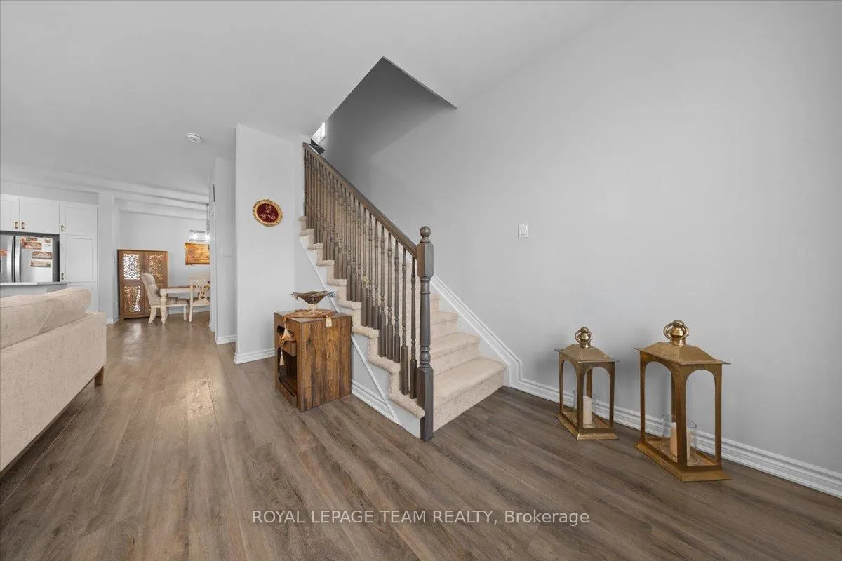 Photo 16 of 209 Hibernian Walk, Ottawa, Kanata - Emerald Meadows/Trailwest — HOMEH