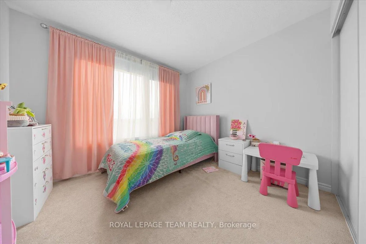 Photo 20 of 209 Hibernian Walk, Ottawa, Kanata - Emerald Meadows/Trailwest — HOMEH
