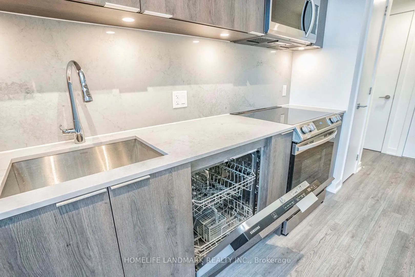 Photo 12 of Unit 1208, 357 King Street, Toronto, Waterfront Communities — HOMEH