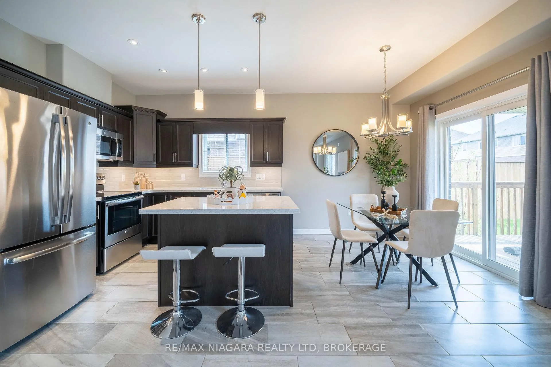 Photo 14 of 9385 Eagle Ridge Drive, Niagara Falls, Forestview — HOMEH