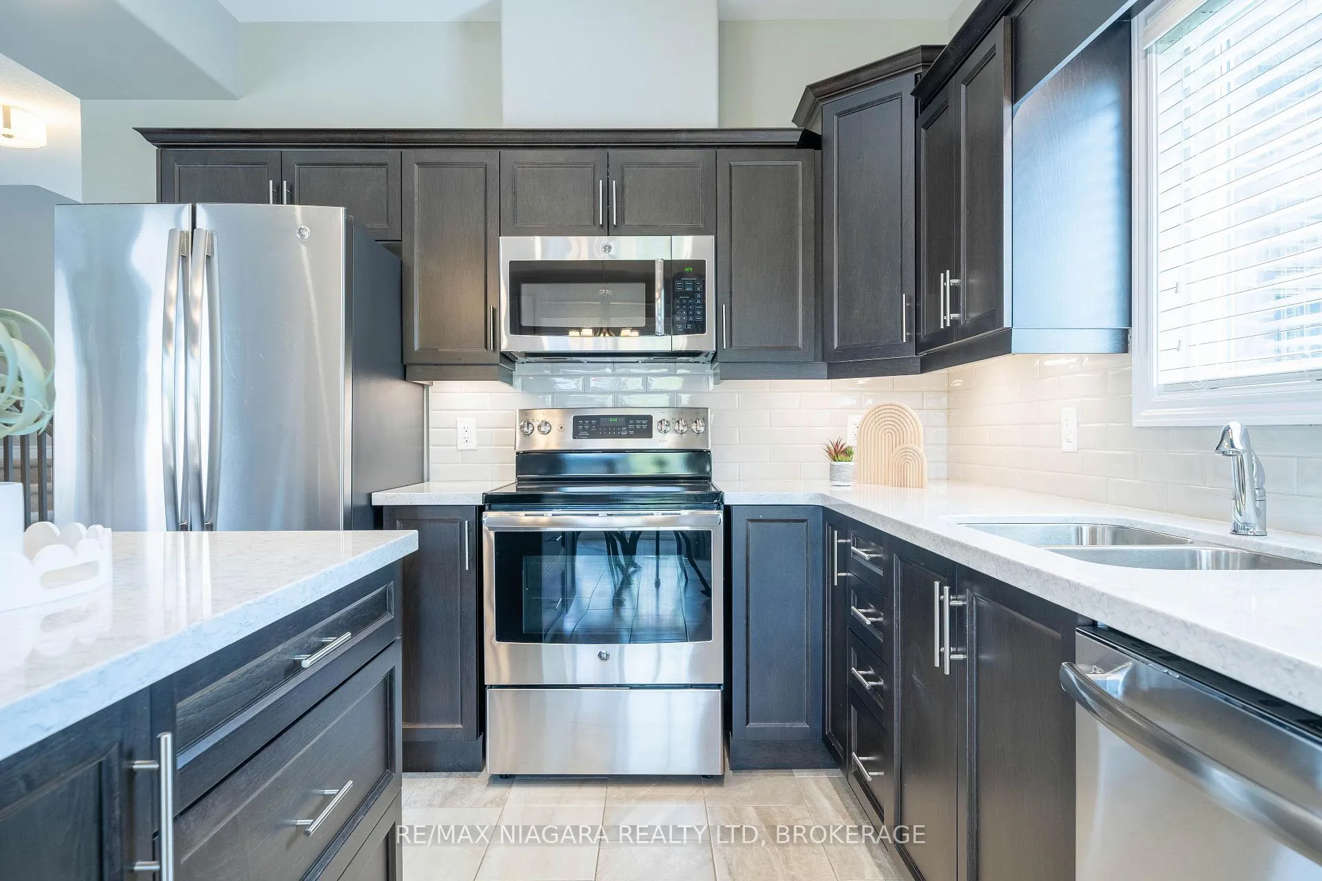 Photo 17 of 9385 Eagle Ridge Drive, Niagara Falls, Forestview — HOMEH