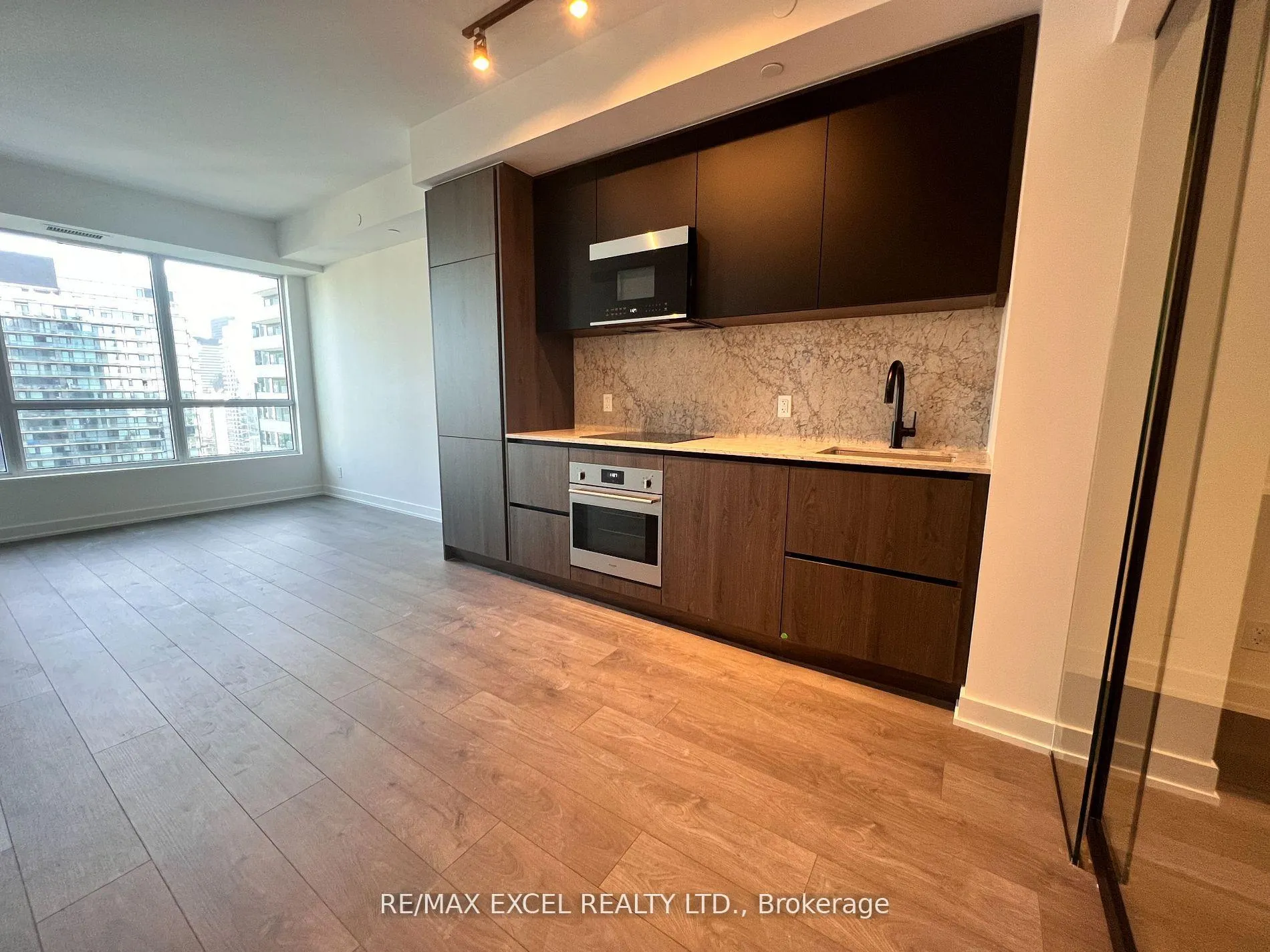 Photo 9 of Unit 3903, 108 Peter Street, Toronto, Waterfront Communities — HOMEH