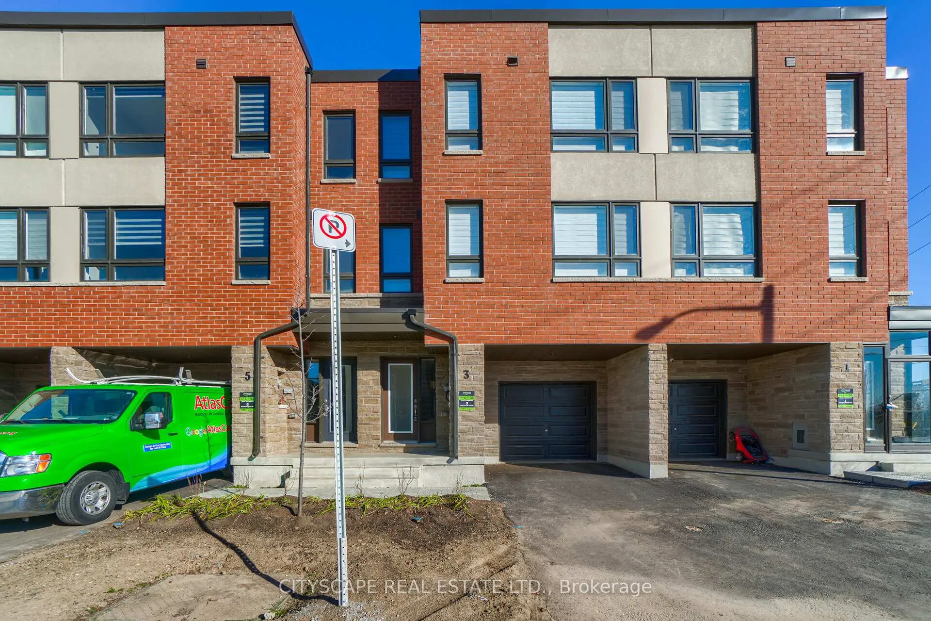 Photo 1 of 3 Woodstream Drive, Etobicoke, West Humber-Clairville — HOMEH