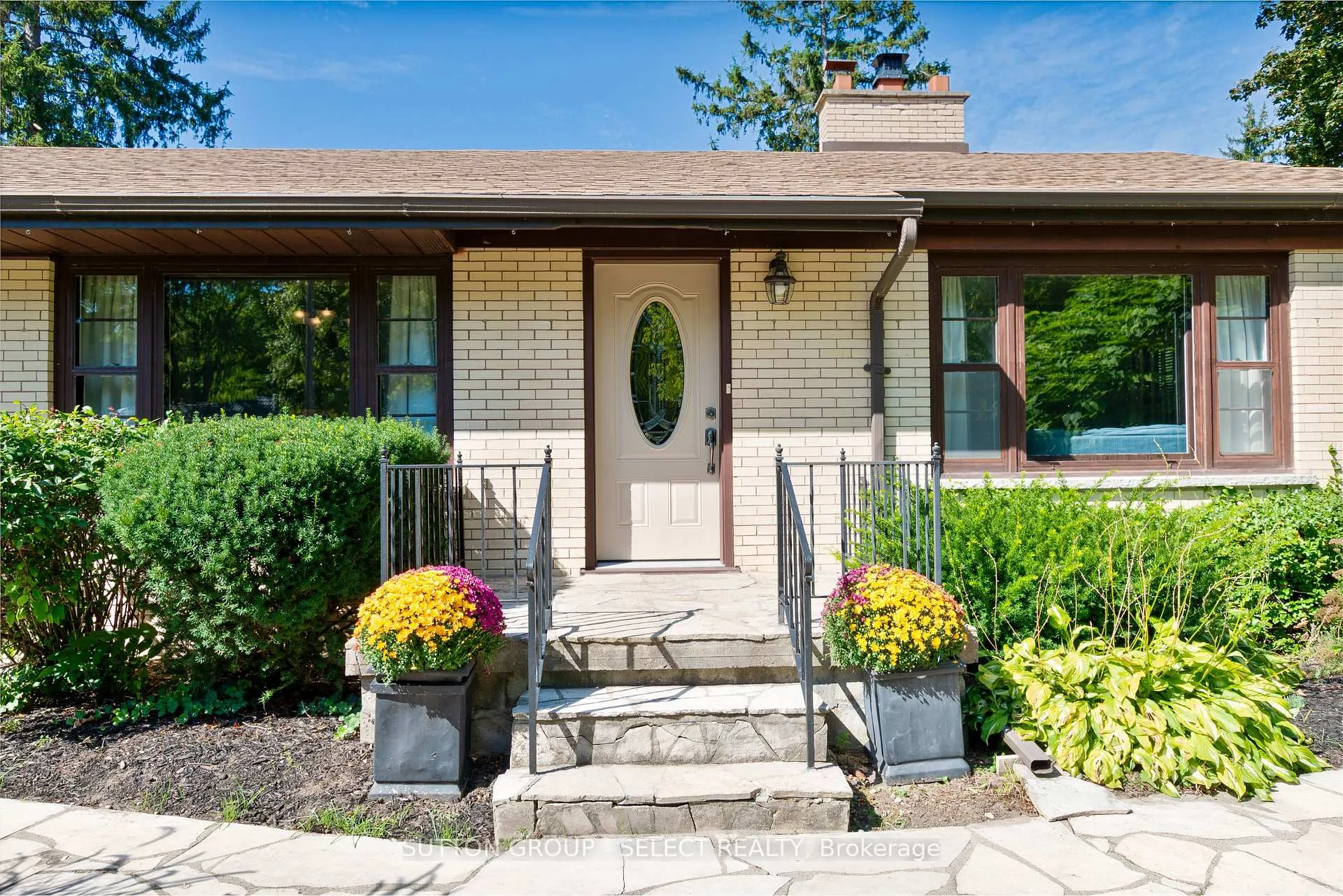 Photo 2 of 714 Springbank Drive, London, South C — HOMEH