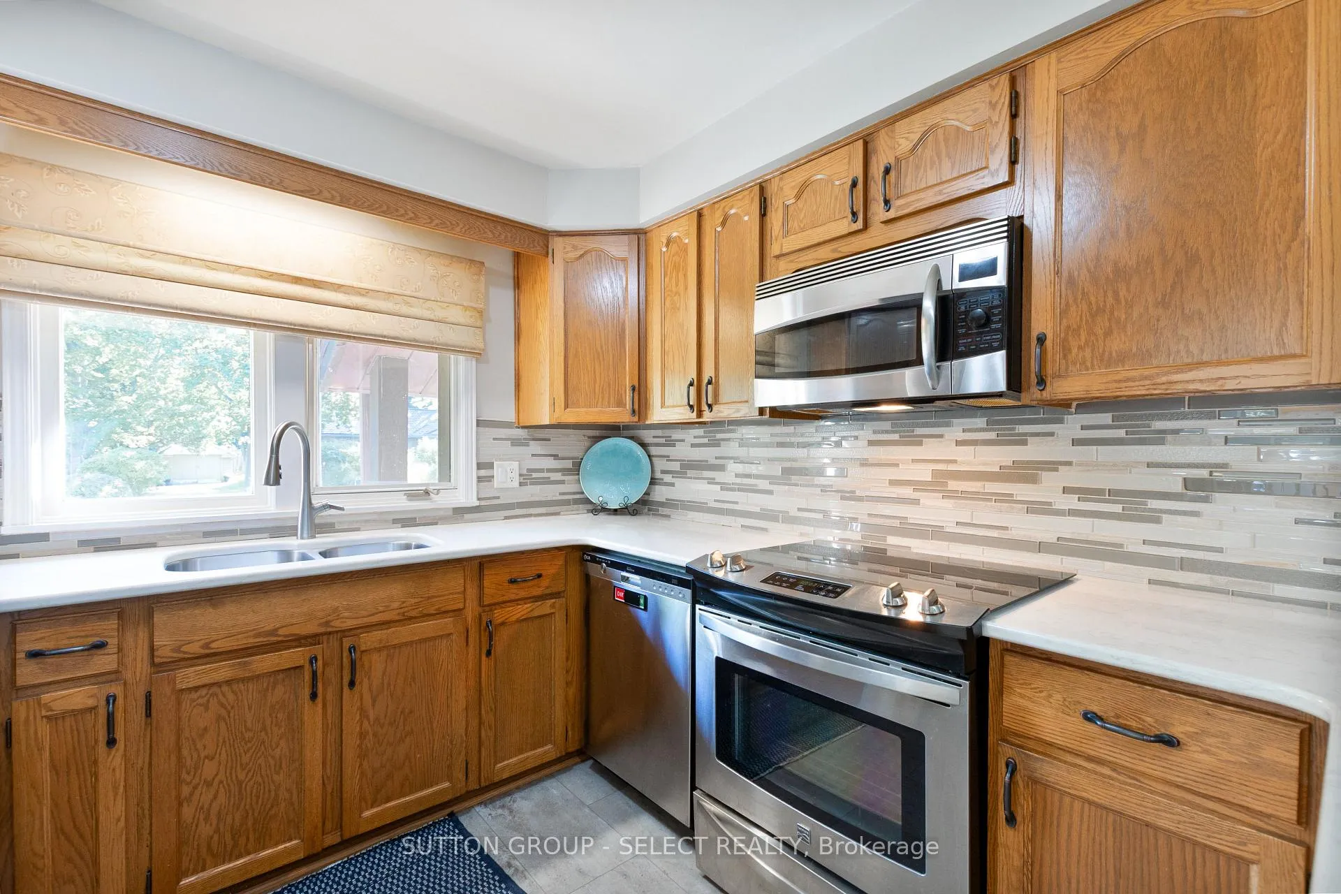 Photo 9 of 714 Springbank Drive, London, South C — HOMEH