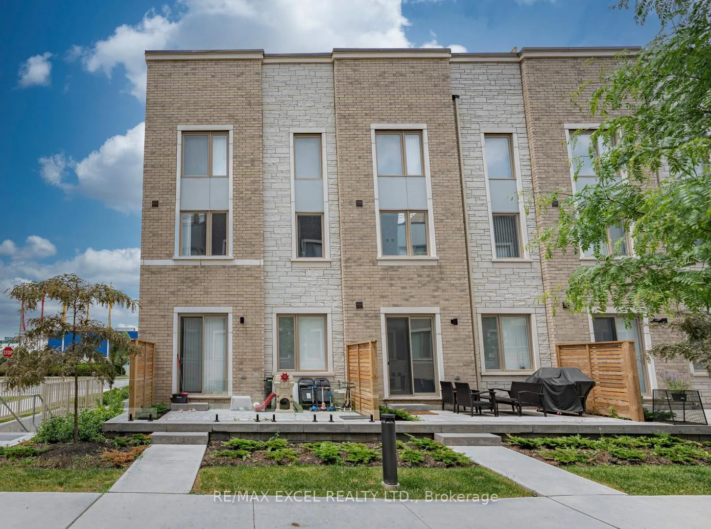 Photo 1 of 3 Mable Smith Way, Vaughan, Vaughan Corporate Centre — HOMEH