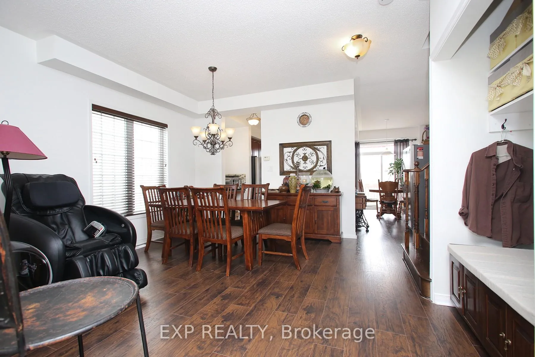 Photo 4 of 1335 Langley Circle, Oshawa, Pinecrest — HOMEH