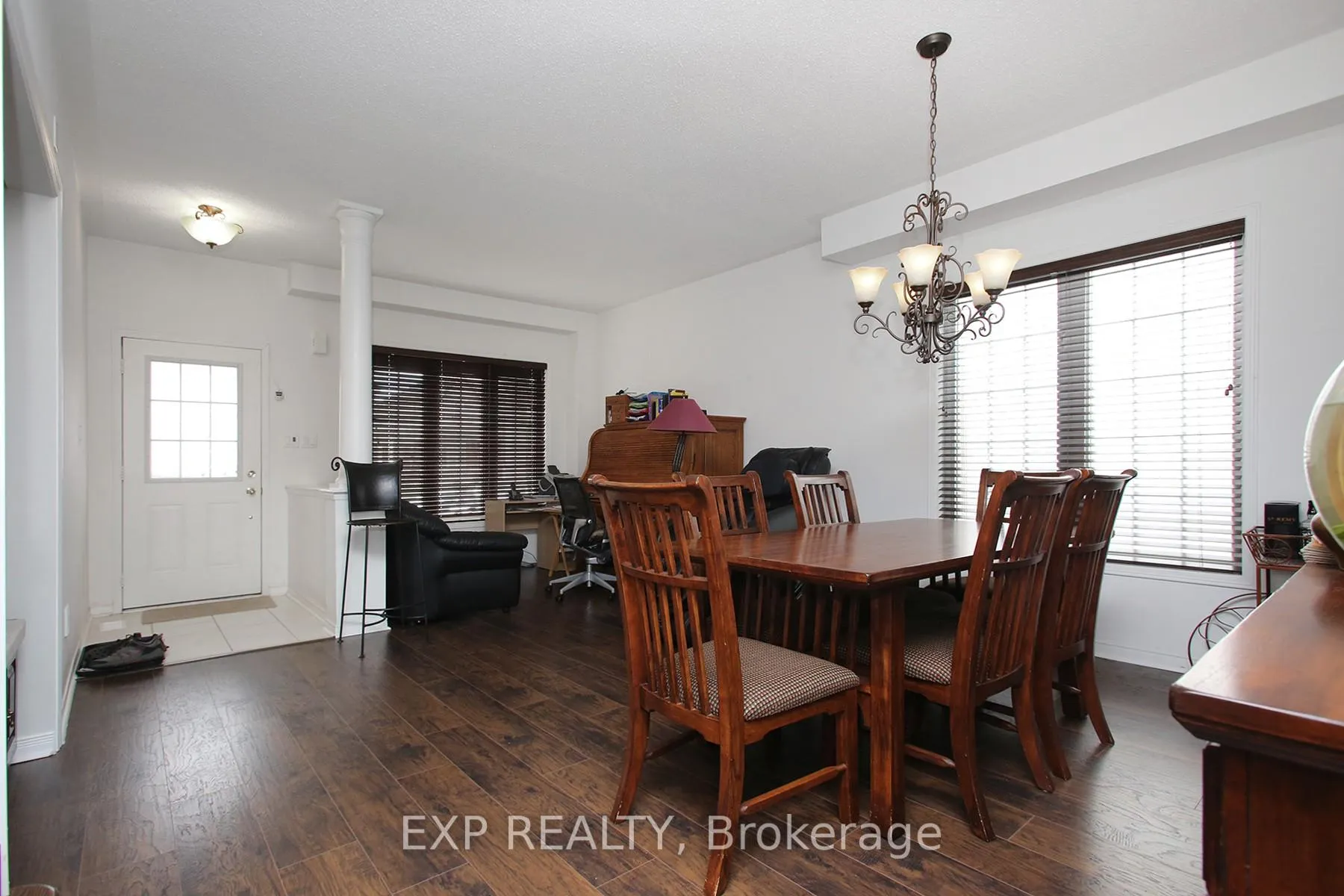 Photo 6 of 1335 Langley Circle, Oshawa, Pinecrest — HOMEH