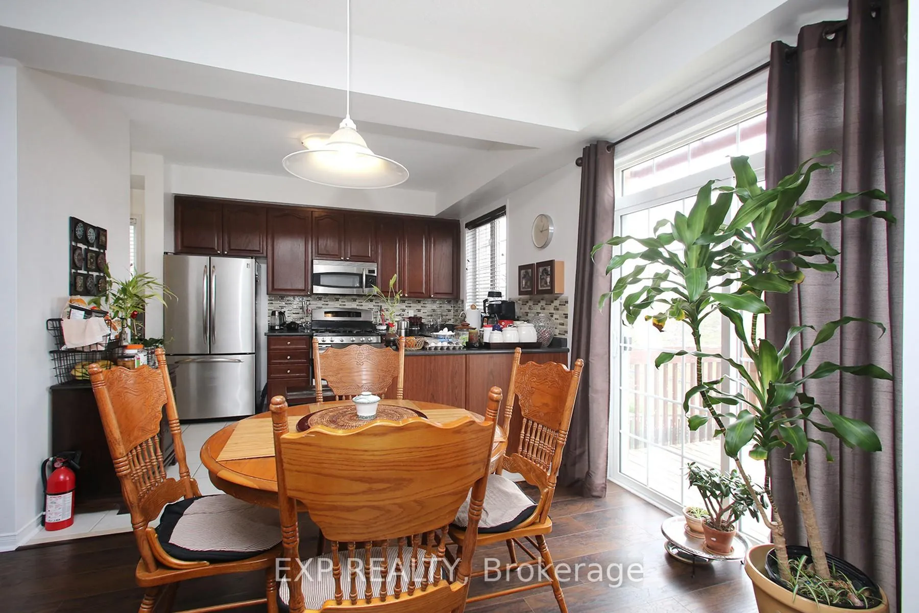 Photo 9 of 1335 Langley Circle, Oshawa, Pinecrest — HOMEH