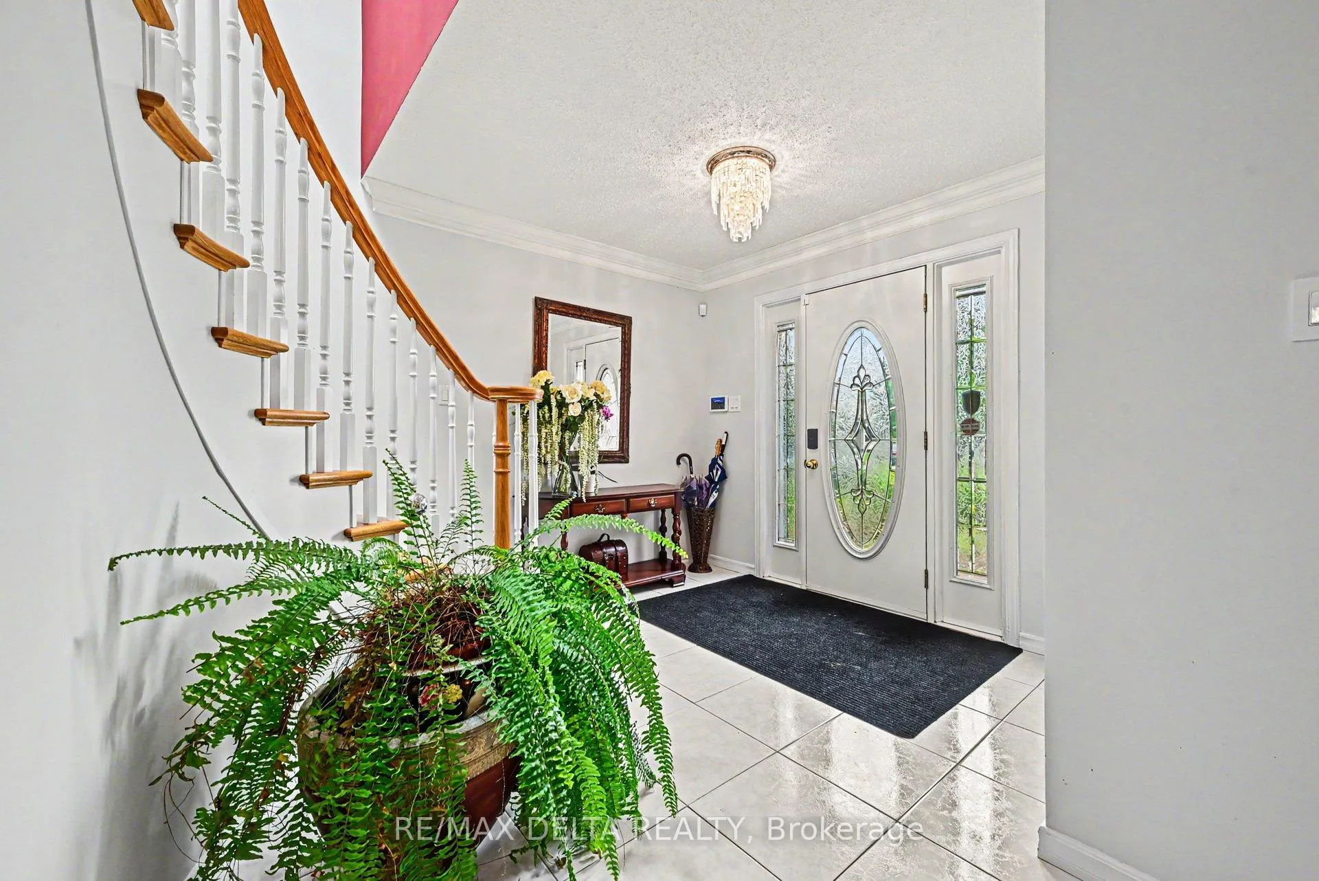 Photo 6 of 1462 Laurin Crescent, Ottawa, Bilberry Creek/Queenswood Heights — HOMEH