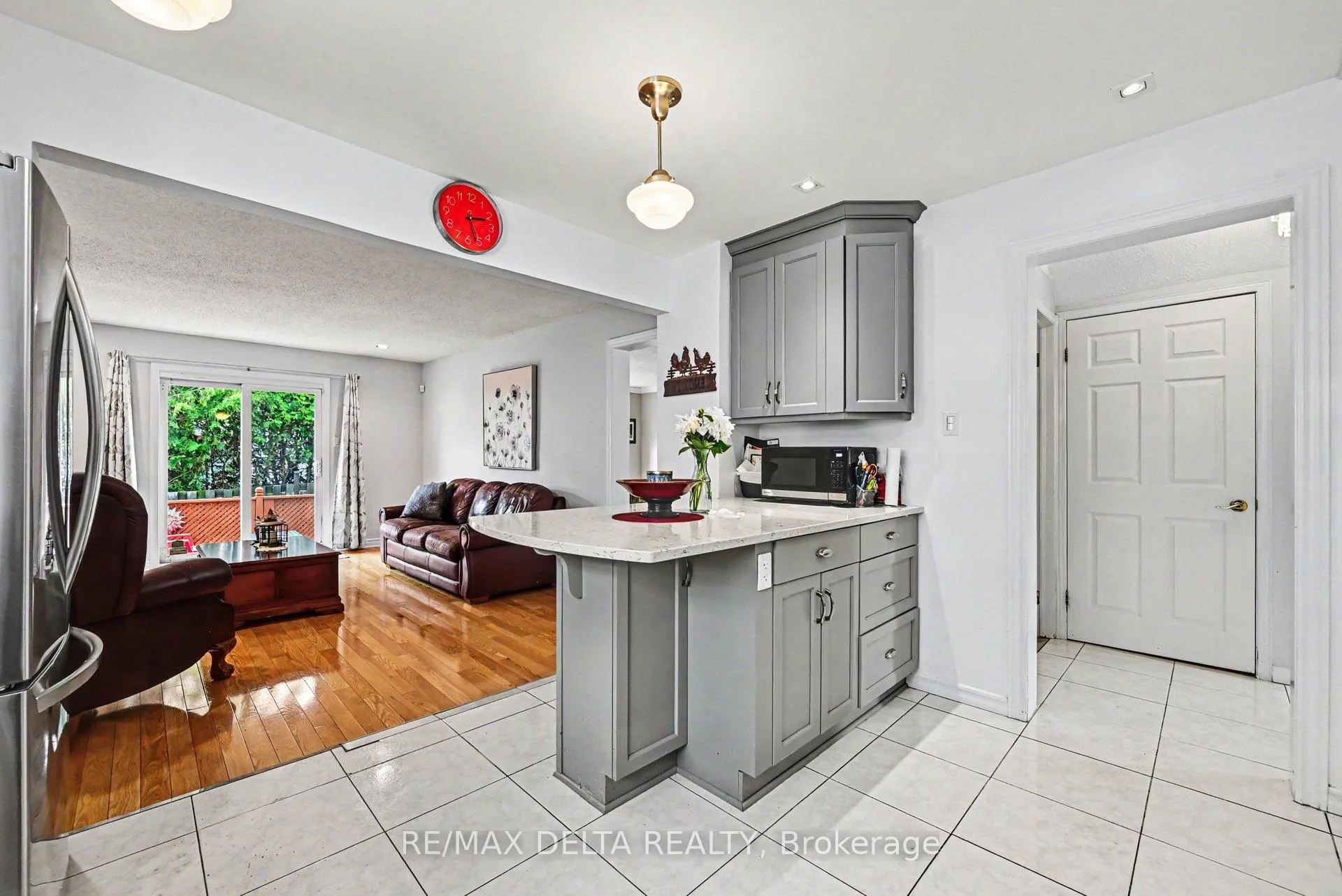 Photo 17 of 1462 Laurin Crescent, Ottawa, Bilberry Creek/Queenswood Heights — HOMEH